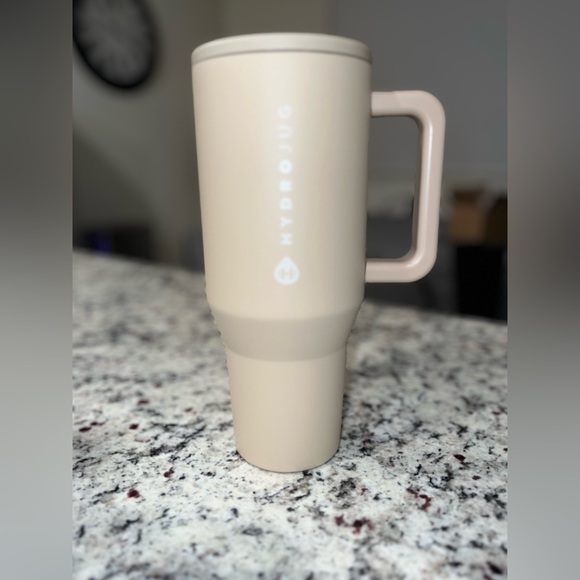 HydroJug Other - HydroJug Traveler (40oz) | Limited Edition | Tan | EUC